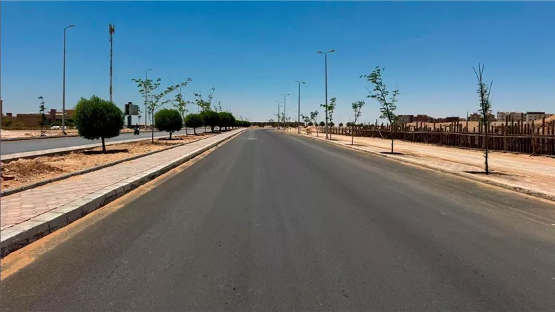 وزيرة الإسكان تتابع تطوير الطرق والمرافق بالمدن الجديدة