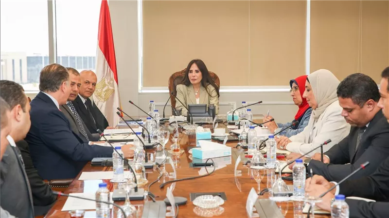 وزيرة الإسكان تبحث مع مسؤولي شركة BAMAG الألمانية تعزيز التعاون في مشروعات مياه الشرب ومعالجة الصرف والصحي