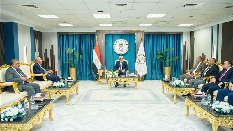 الإنتاج الحربي واتحاد الصناعات يوقعان بروتوكولًا لتأهيل العمالة الفنية