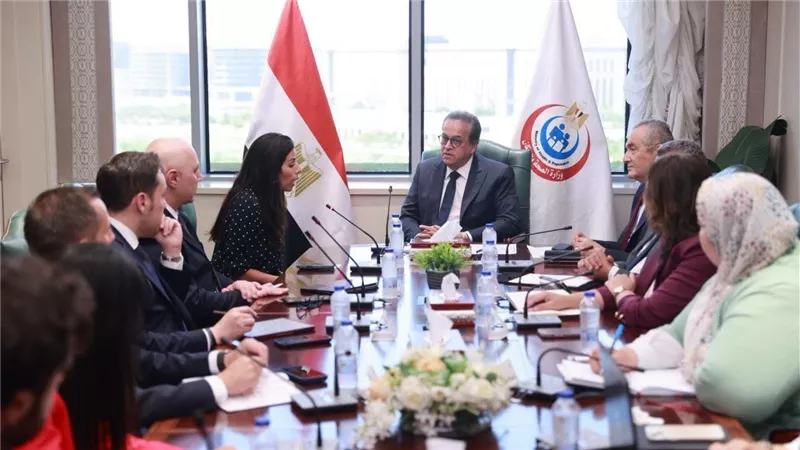 وزير الصحة يستقبل وفدًا لبحث تنفيذ المدينة الطبية بالتعاون مع القطاع الخاص والبنك الأوروبي