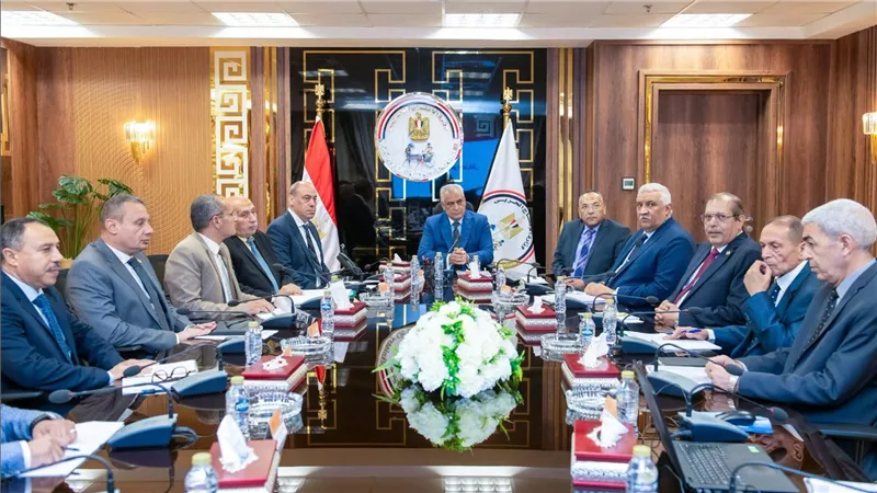 “جمبلاظ”  يتابع تطوير شركات إنتاج الذخائر