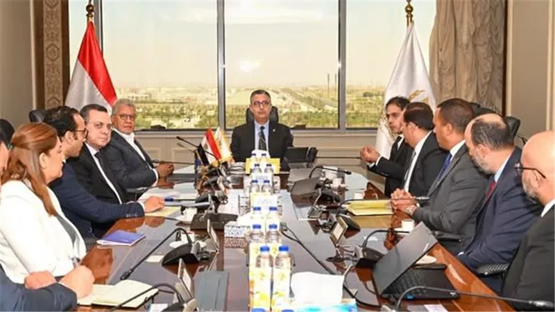 وزير التموين يبحث توظيف التكنولوجيا لتطوير مشروع كاري أون وتعزيز كفاءة المنافذ الحكومية الرقمية