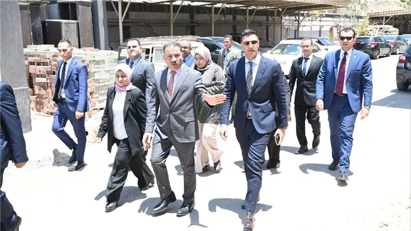 وزير الصناعة يتفقد مصلحة الرقابة الصناعية ويؤكد دعمها لتعزيز الرقابة على المصانع 