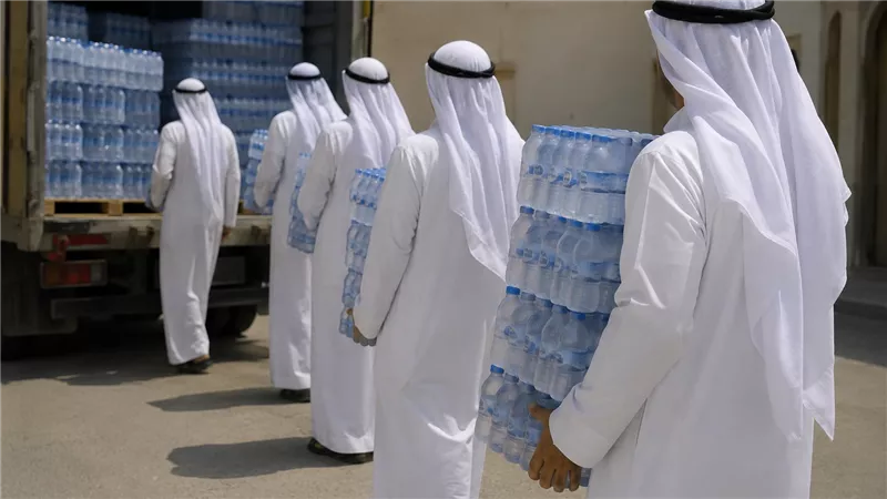 الكويت تؤكد استمرار تحديد حصص شراء المياه المعبأة كإجراء تنظيمي