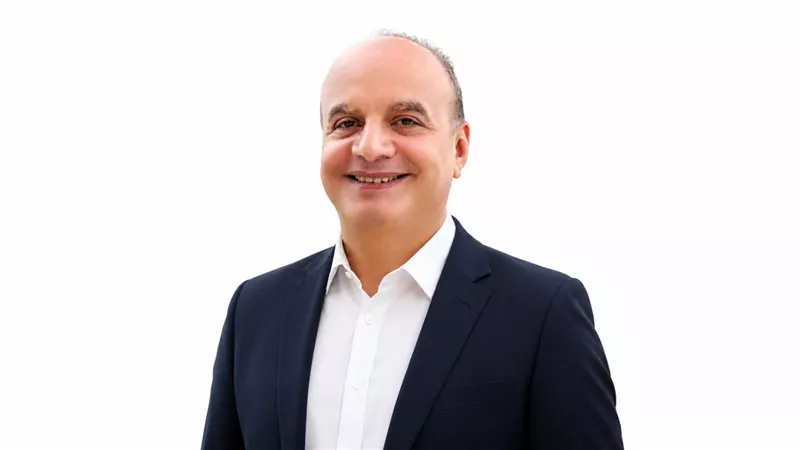 د. مصطفى عبد الرحمن يفوز بعضوية مجلس إدارة «اتصال» عن شعبة النظم المتكاملة