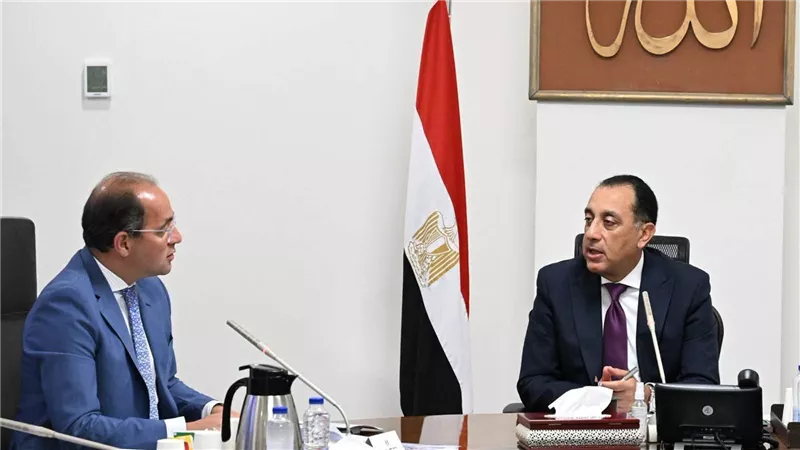 رئيس الوزراء يتابع مع وزير المالية ملفات التسهيلات الضريبية والموازنة وتطوير الضرائب العقارية ودعم الصناعة