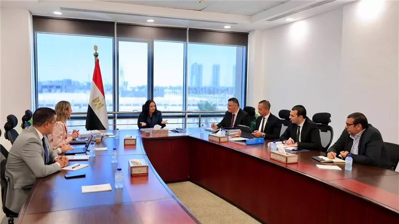 مايا مرسي توجه بمنح دراسية لأوائل الثانوية من ذوي الإعاقة