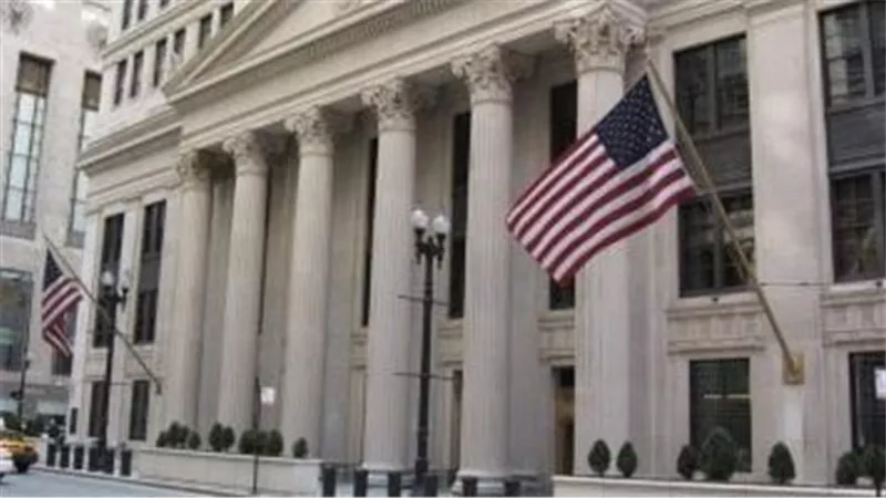 الاحتياطى الفيدرالى الأمريكى يقرر تثبيت أسعار الفائدة على الدولار