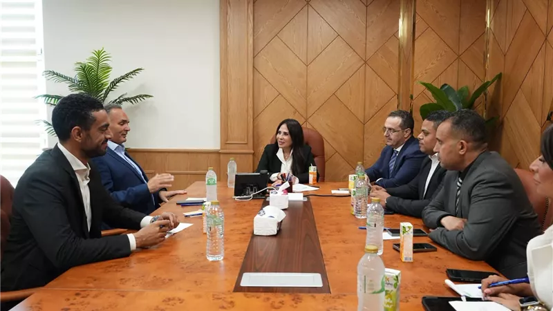 وزيرة الإسكان تتابع مبيعات وتسليم الوحدات ومشروعات الشراكة مع كبرى شركات التطوير العقاري بالعلمين الجديدة