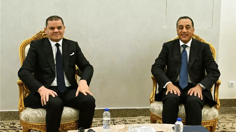 مصر وليبيا تبحثان تعزيز التعاون في الطاقة والربط الكهربائي