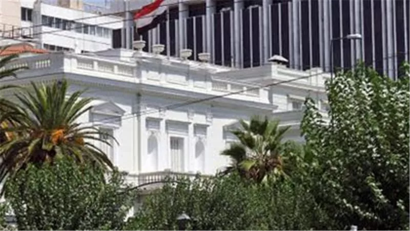 بلاغات بوجود قنابل تستهدف سفارات مصر وأمريكا وإسرائيل والبرلمان اليوناني في أثينا