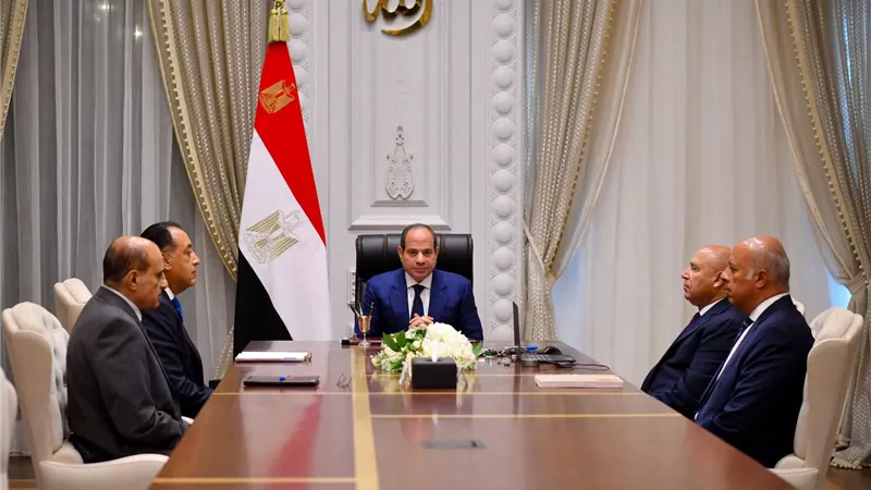 السيسي يوجه بسرعة إنجاز مشروعات النقل والموانئ وفق الجداول الزمنية