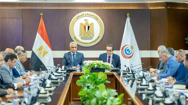 وزيرا الصحة والانتاج الحربي يبحثان مستجدات عدد من المشروعات القومية المشتركة