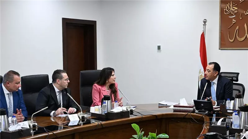 رئيس الوزراء يستعرض مقترحاً لمشروع قانون الاتحاد المصري للمطورين العقاريين
