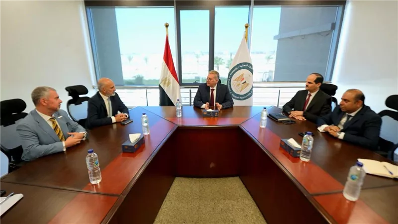 وزير البترول يبحث مع إكسون موبيل تنفيذ ربط اكتشافات قبرص بالبنية التحتية المصرية للغاز