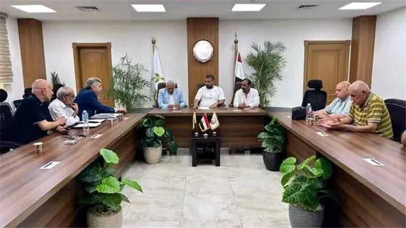 الإسكان تتابع إجراءات توفيق أوضاع الأراضي المضافة لمدينتي الشروق والعبور الجديدة