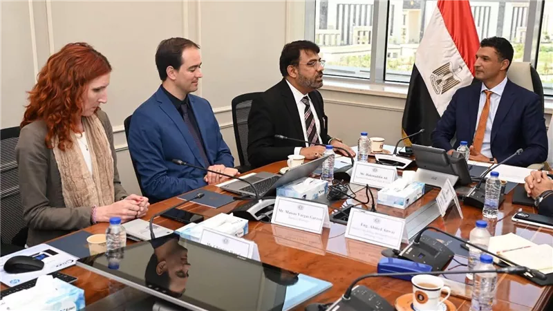 وزير الصناعة يبحث مع شركة نمساوية إنشاء مشروع لإنتاج الحراريات المتكاملة للصناعات الثقيلة في مصر