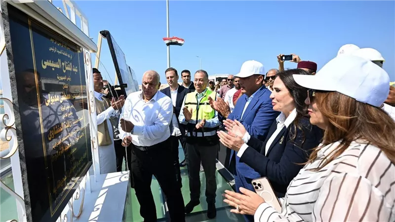 رئيس الوزراء يفتتح كوبري روميل بعد تطويره