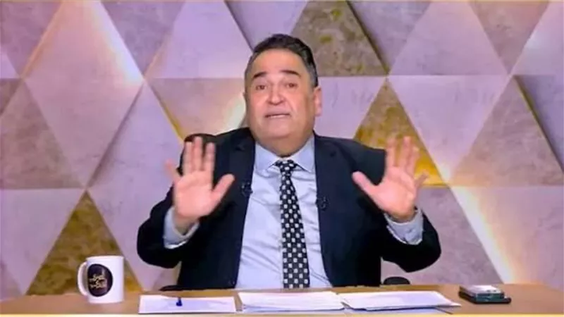 محمد علي خير: اكتشفت خط موبايل مسجلًا برقمي القومي دون علمي.. وسأتخذ الإجراءات القانونية