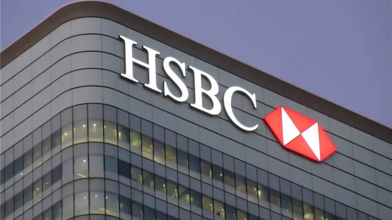 بنك HSBC يعلن إعادة شراء أسهم بمليار دولار ويرفع مستهدفات خفض التكاليف بعد أرباح قوية