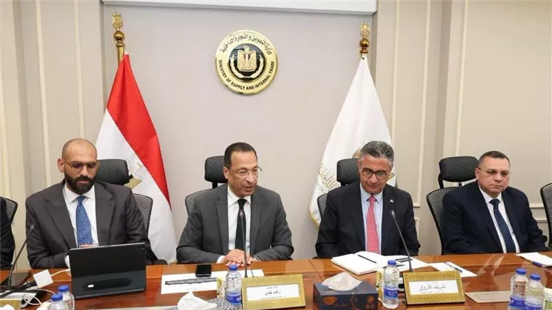التموين والاتصالات تبحثان التوسع في خدمات «كارت الخدمات الحكومية الموحد» وتعزيز التكامل الرقمي