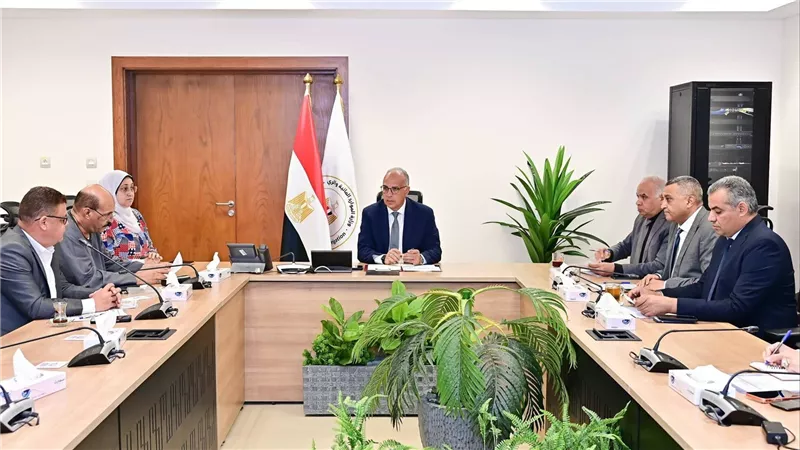 وزير الري يبحث مع أعضاء النواب والشيوخ مطالب المواطنين وتحسين الخدمات المائية بالمحافظات