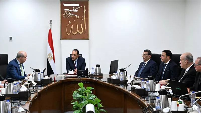 رئيس الوزراء يتابع تنفيذ مبنى الركاب الرابع بمطار القاهرة لتعزيز الطاقة الاستيعابية والخدمات الجوية