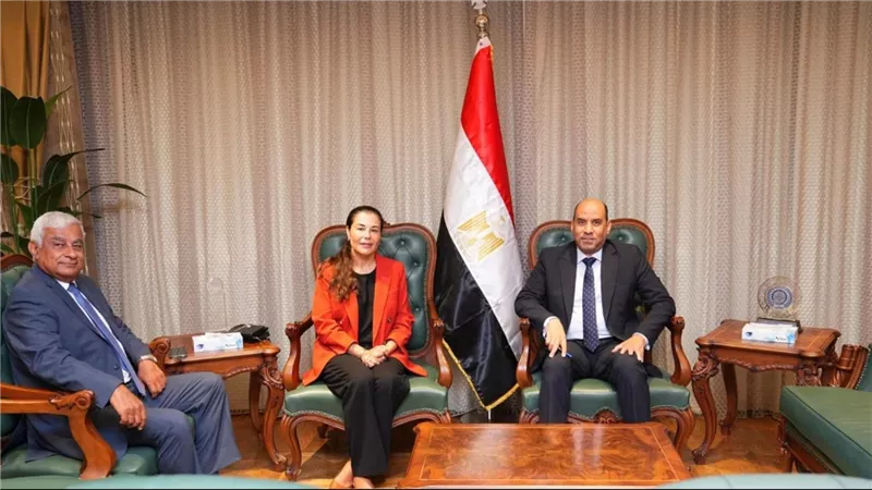 وزير العمل يعلن 1100 فرصة بالنساجون الشرقيون لدعم التشغيل والصناعة الوطنية والتدريب المهني المستدام