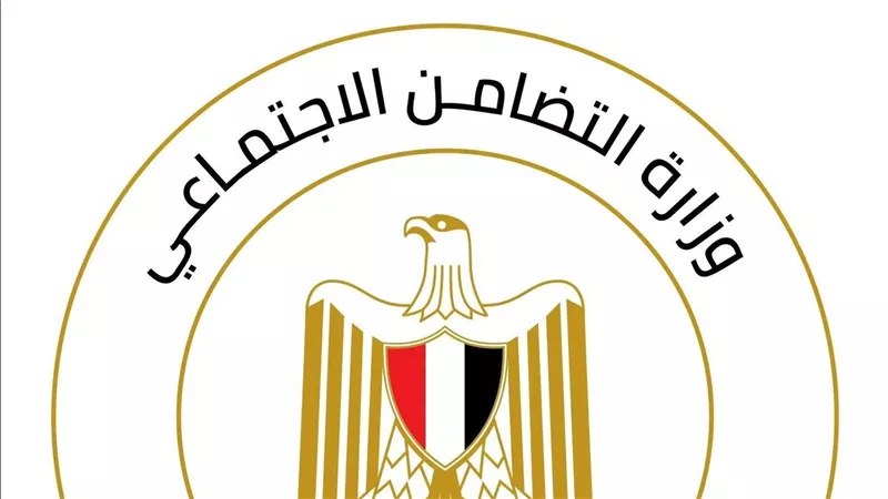 التضامن الاجتماعي تصرف التعويضات لأسر ضحايا حادث تصادم سيارتي نقل عمال بالإسماعيلية