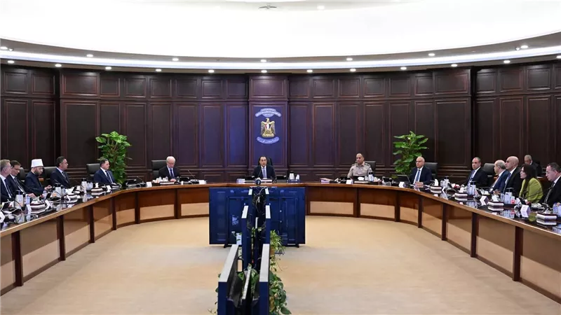 مدبولي يوافق على حزمة قرارات لدعم الصناعة والإسكان واستكمال المشروعات