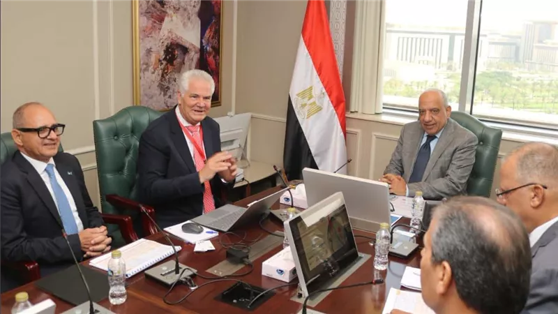 وزير الكهرباء يتابع مشروعاً متكاملاً للطاقة المتجددة والتخزين في سيناء بقدرة 3100 ميجاوات