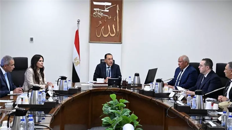 رئيس مجلس الوزراء يتابع الموقف التنفيذي لتطوير وتنمية منطقة الساحل الشمالي الغربي
