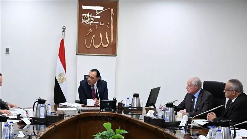 رئيس مجلس الوزراء يتابع ترتيبات عقد مؤتمر الهوية الوطنية بمكتبة الإسكندرية