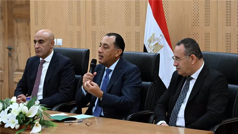 مدبولي لأوائل الثانوية العامة: استمرار التفوق واكتساب المهارات التطبيقية أساس النجاح