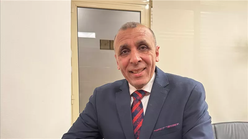 خبير يوضح أسباب تثبيت سعر الفائدة