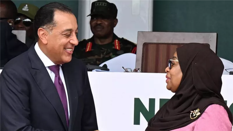 نيابة عن الرئيس السيسي.. رئيس الوزراء يشارك رئيسة تنزانيا افتتاح سد «جوليوس نيريري» المنفذ بتحالف مصري
