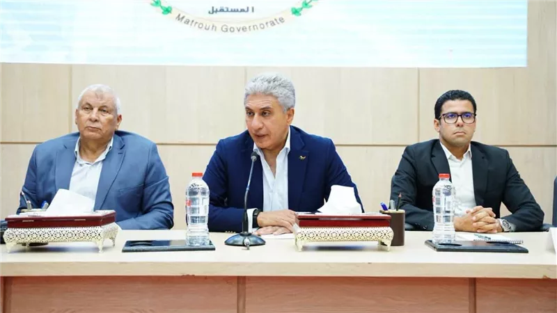 وزير السياحة ومحافظ مطروح يبحثان فرص الاستثمار وتعظيم المقومات السياحية بالمحافظة