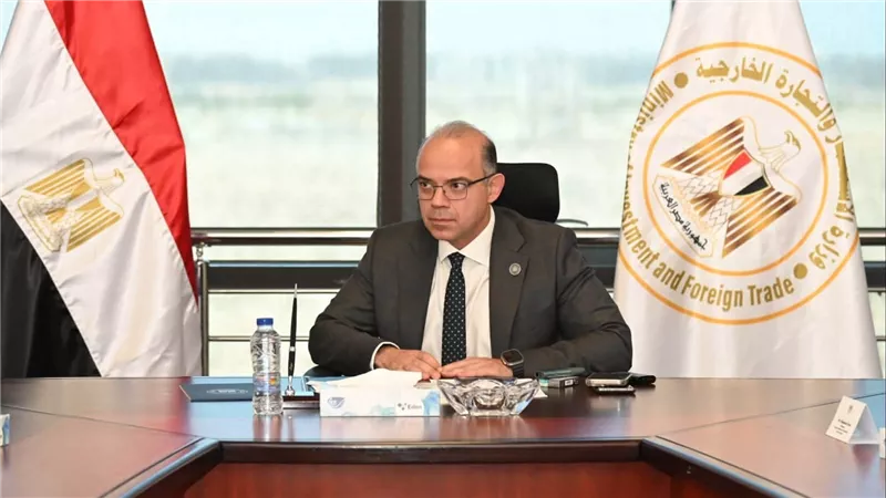 وزير الاستثمار يبحث مع شركتي «بروجر» و«دركسيل» الإيطاليتين تطورات مشروع الإيثانول الحيوي باستثمارات 278 مليون دولار