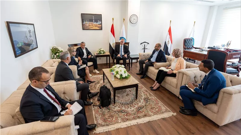 وزير البترول يبحث مع الرئيس التنفيذي لشركة «فيلوكس» الأسترالية فرص الاستثمار في قطاع التعدين بمصر