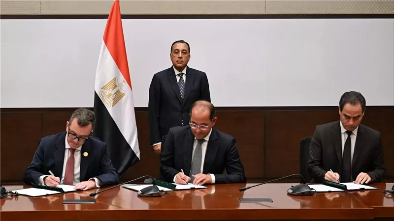 مدبولي يشهد توقيع تسويات تاريخية لمديونيات بنك الاستثمار القومي بقيمة 98.1 مليار جنيه