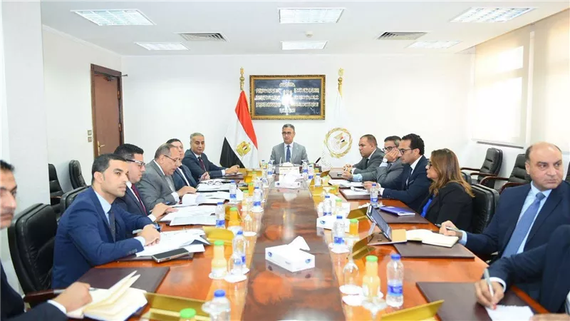 وزير التموين يعلن خطة عاجلة لضبطالأسواق وطرح 12 سلعة أساسية للمواطنين