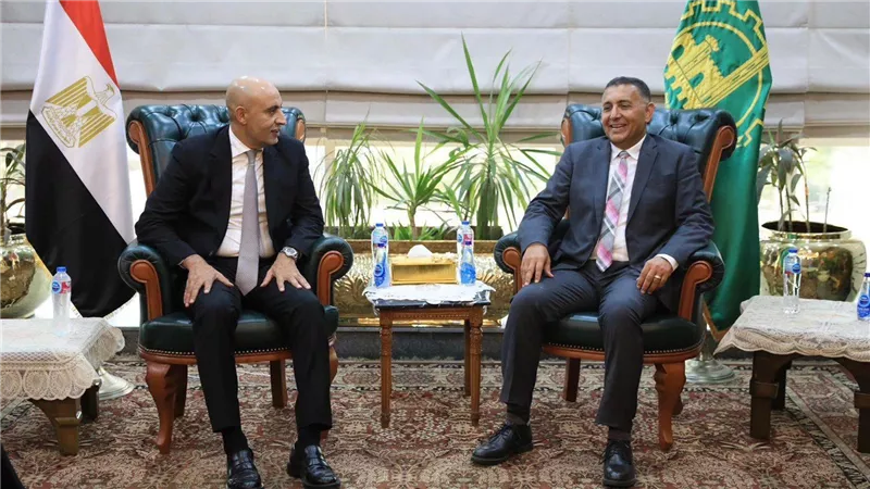محافظ القليوبية يستقبل وزير التعليم تمهيدًا لافتتاح ثلاث مدارس جديدة بالمحافظة احتفالًا بعيدها القومي