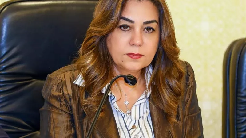 منال عوض: إنهاء 735 معاملة متأخرة وتسليم 1132 معاملة وإصدار 185 نموذج 8 للتصالح بالسويس
