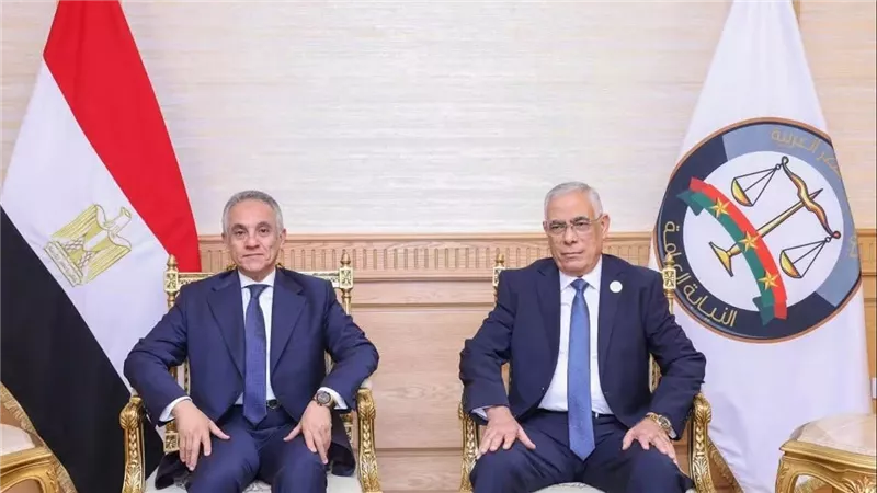 النائب العام يستقبل وزير العدل بمقر مكتبه لتعزيز التعاون ودعم منظومة العدالة
