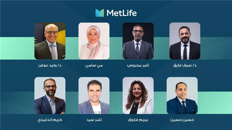 8 قيادات من 