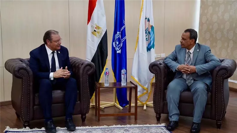 رئيس «جهار» ومحافظ أسوان يبحثان تحديات التأمين الصحي الشامل بعد عام من انطلاقه