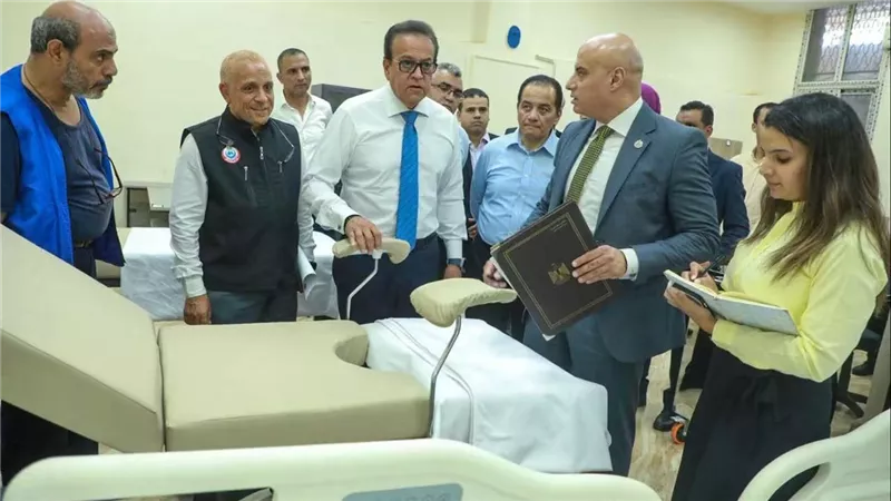 وزير الصحة يتفقد مخازن التموين الطبي للتأكد من توافر المخزون الاستراتيجي