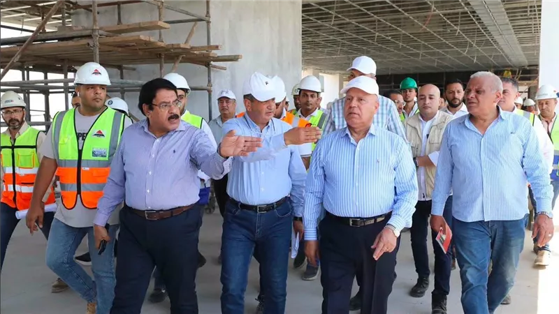 وزير النقل يتفقد أعمال القطار السريع استعدادًا للتشغيل التجريبي بدون ركاب قريبًا