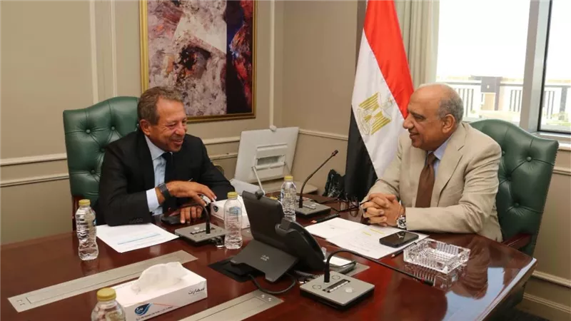 وزير الكهرباء يتابع تنفيذ مشروعات أوراسكوم لطاقة الرياح بقدرة 900 ميجاوات