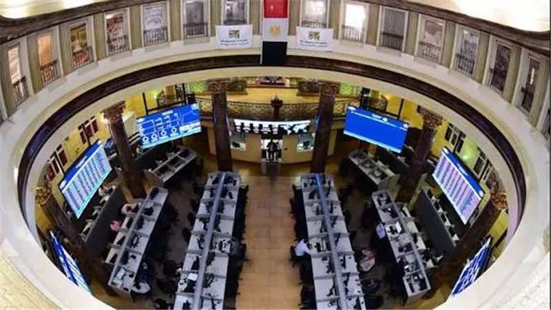 ارتفاع طفيف للمؤشر الرئيسي للبورصة المصرية بداية التعاملات.. وراميدا تتصدر الأسهم الرابحة